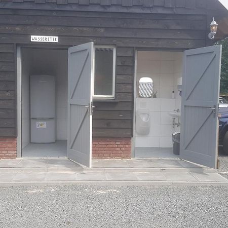 Basic Ingerichte Vouwwagen Op Camping Westenenk, Wijster Bagian luar foto